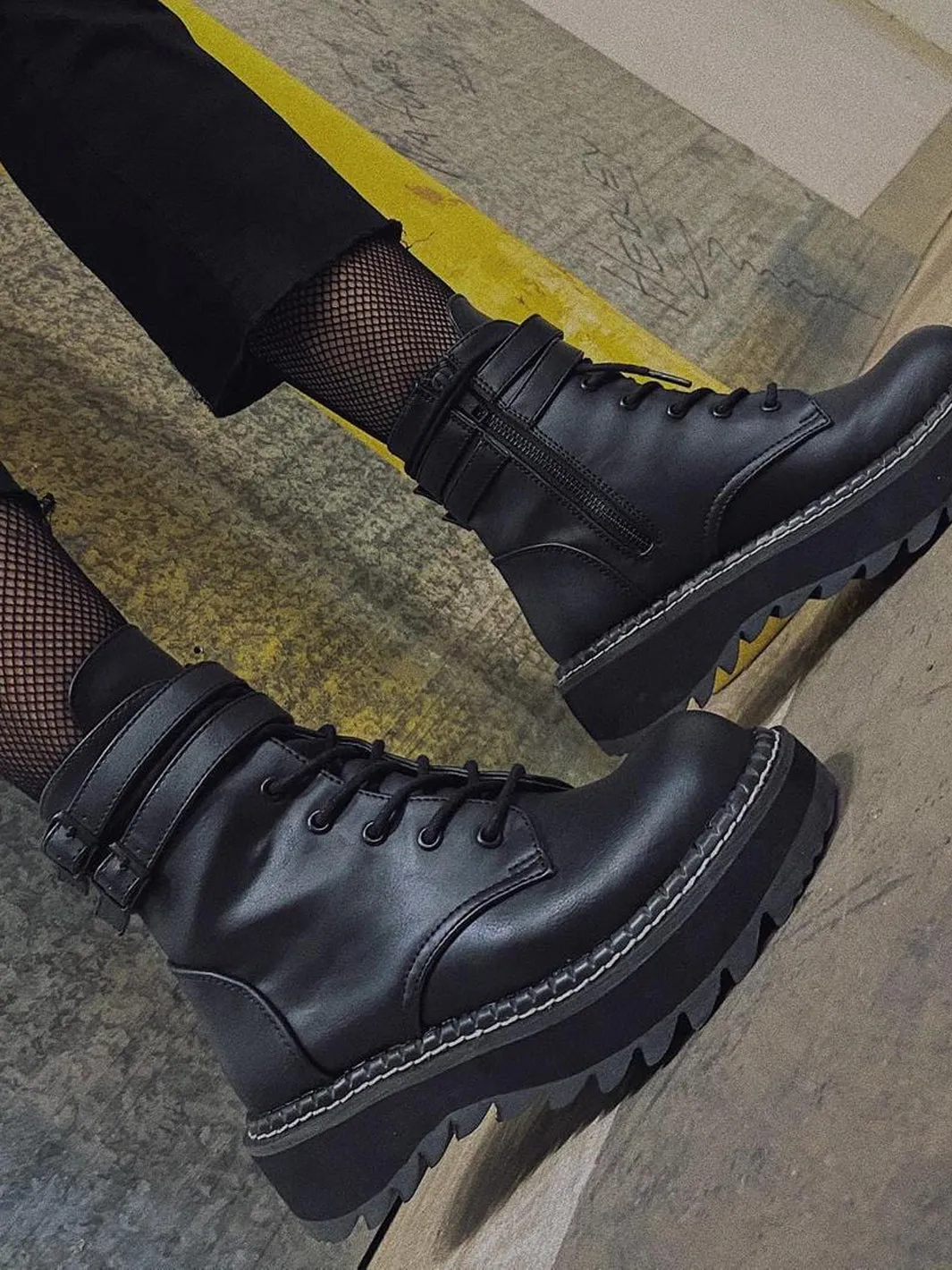 DEMONIA LILITH-152 - BLACK VEGAN LEATHER ✰ PRE ORDER ✰