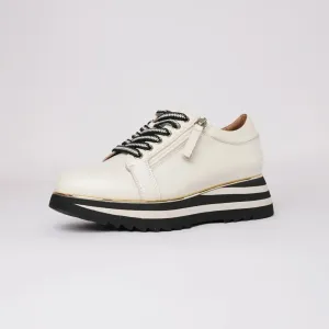 Hosting Cream Leather Sneakers