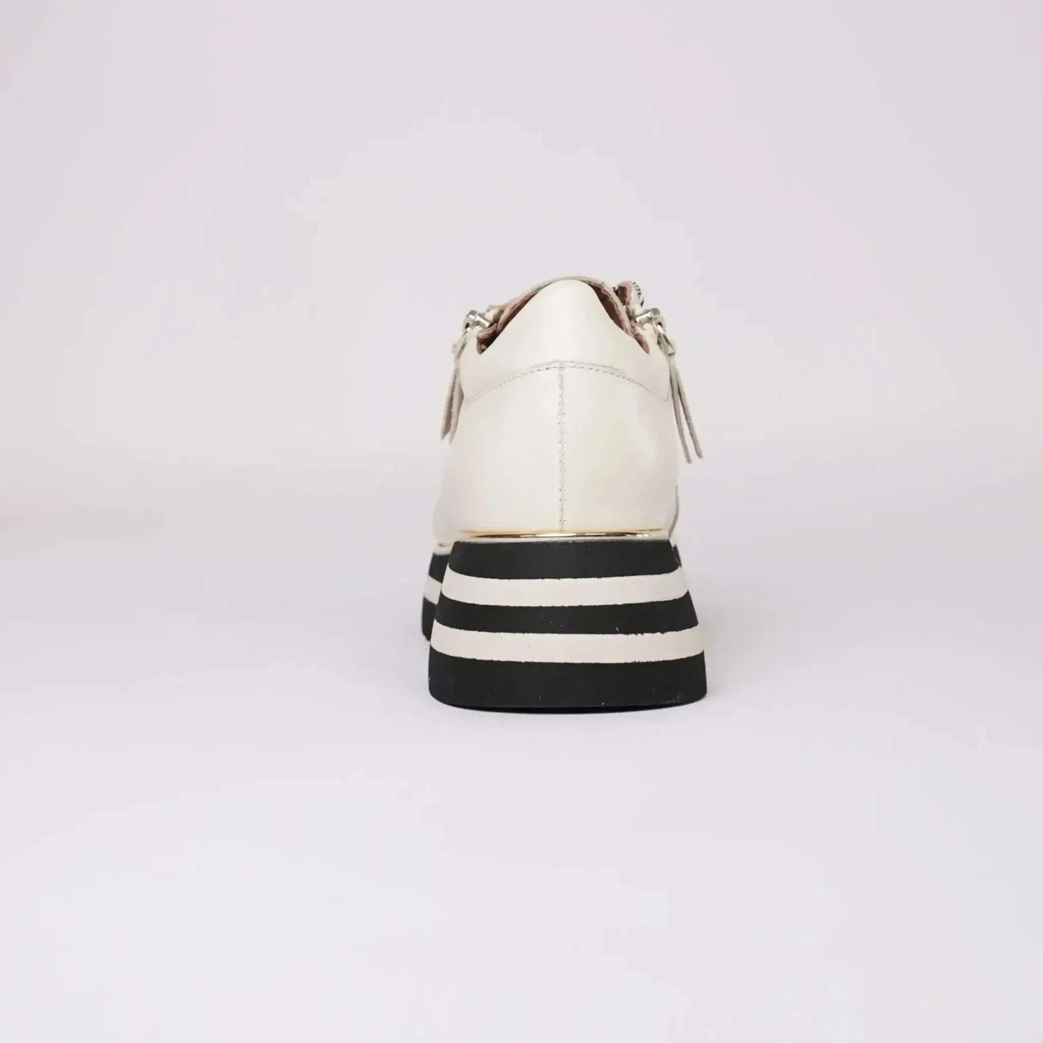 Hosting Cream Leather Sneakers