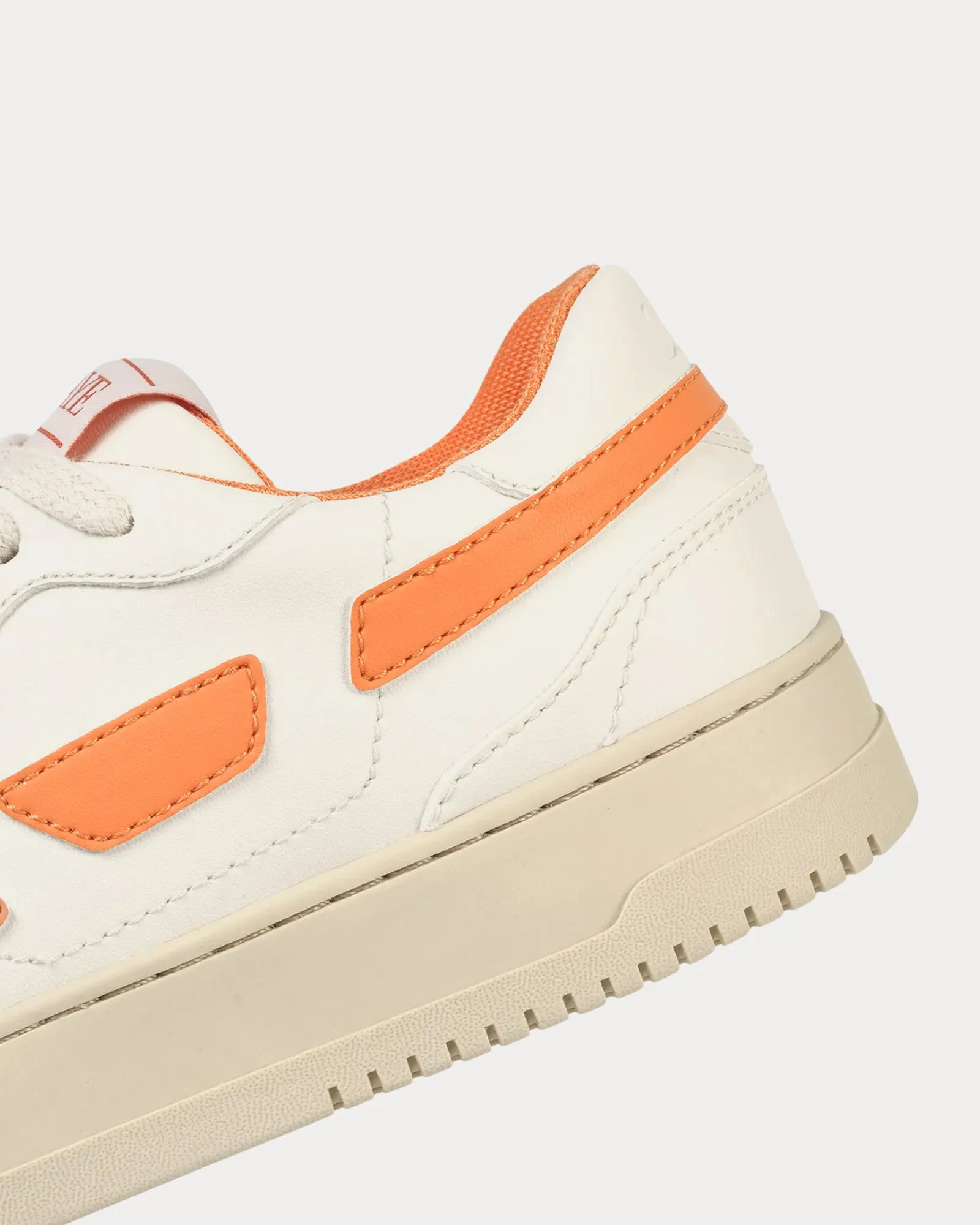 Modelo '82 Ginger Low Top Sneakers